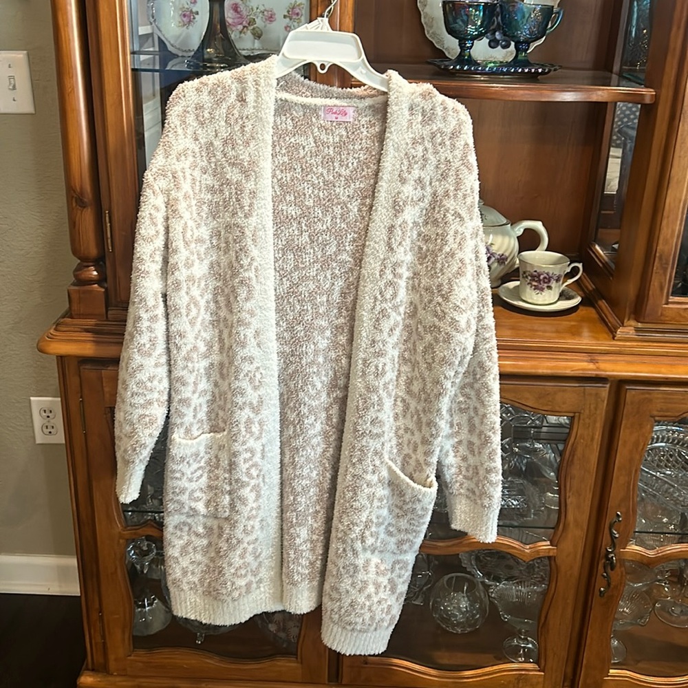 Pink Lily cardigan size M